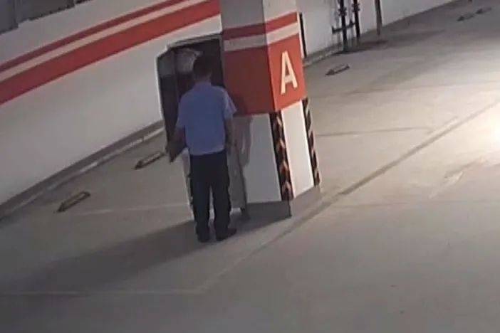 皇冠信用平台出租出售_业主变“保安”两月偷了700余斤皇冠信用平台出租出售！已被抓！