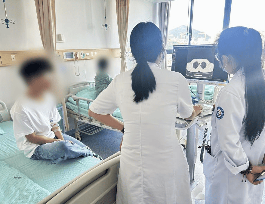 皇冠app_每天陪娃游泳两小时皇冠app，母子俩双双进了医院！家里有孩子的都该看看