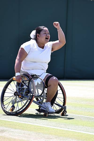 皇冠比分
_温网|首夺大满贯单打冠军皇冠比分
!王紫莹创中国轮椅网球新历史