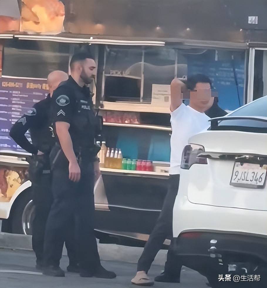 皇冠登一登二登三区别
_在美国硅谷卖酱香饼的中国小伙被捕皇冠登一登二登三区别
,曾月入一两万美金,网友曝其违反限制令,已有人发帖售卖他的车