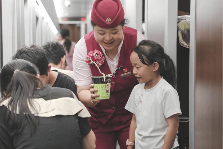 买球的正规网站_高铁上不能吃泡面买球的正规网站?需要理解乘客的痛点