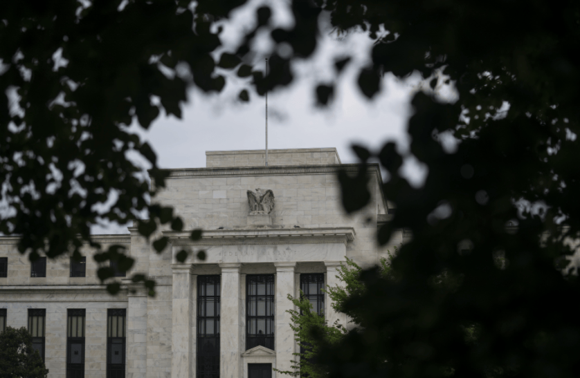 如何注册皇冠足球代理_20年来首次如何注册皇冠足球代理，美总统突然造访美联储，特朗普当面施压：我要你降息