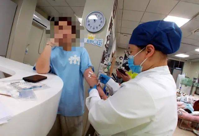 皇冠信用網登2登3_上海一女子开车肇事后皇冠信用網登2登3，第一件事竟是逃回家喝酒……已被刑拘！