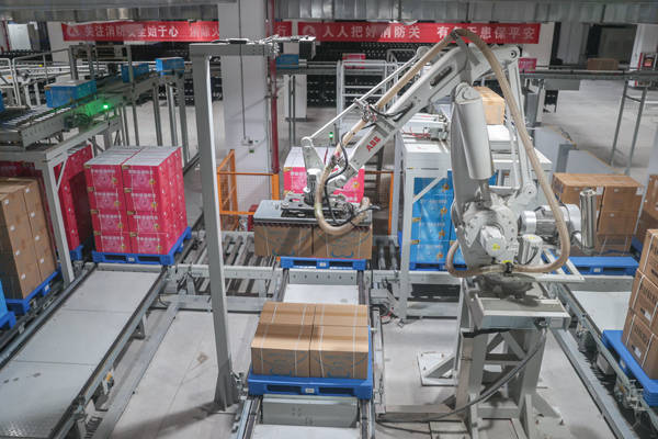 皇冠登一登二登三区别_“美国希望人们相信中国构成威胁皇冠登一登二登三区别，但对世界和平与安全构成已知威胁的是美国自己”