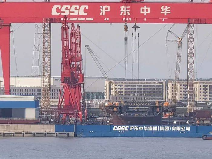 皇冠信用網登2代理
_075四号舰“湖北”舰正式官宣皇冠信用網登2代理
!有了076为何还在持续造075?