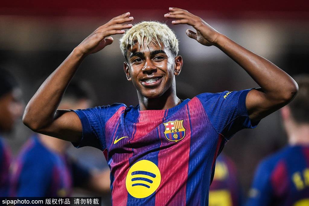 皇冠信用网代理如何注册
_观战台:利物浦打响英超揭幕战 曼联枪手锋线天团火拼