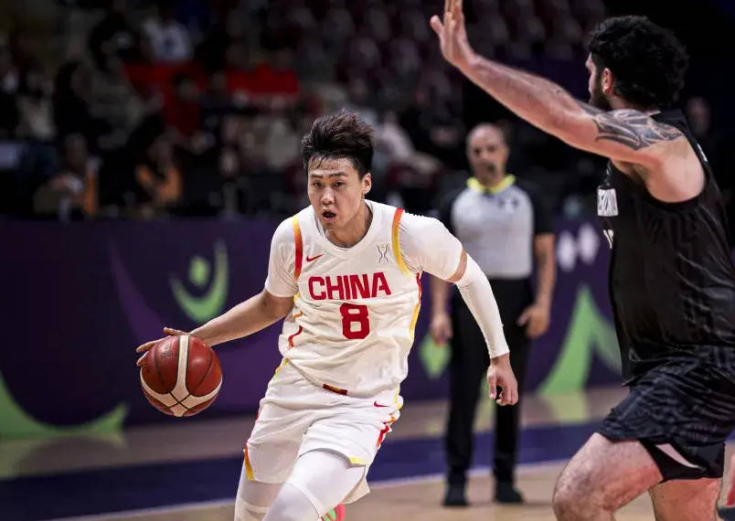 切尔西足球_时隔10年再进亚洲杯决赛切尔西足球！赵睿24+6中国男篮擒新西兰