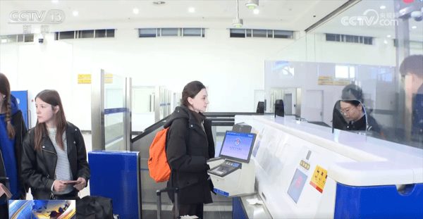 皇冠代理怎么拿_对俄免签政策生效 多个口岸迎来“入境游”客流