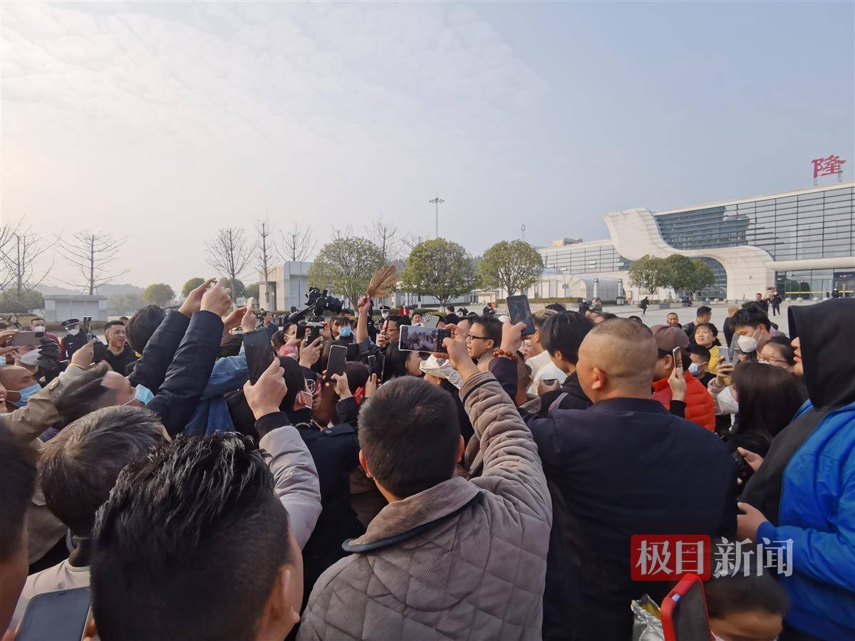 皇冠信用网账号如何注册
_《早安隆回》全网播放量超1600亿皇冠信用网账号如何注册
,作者袁树雄:这首歌让我的负债没了,将为2026世界杯写新歌