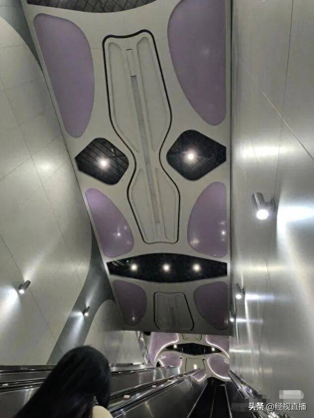 皇冠信用網登3代理_成都地铁一站点灯具形似人脸令人不适皇冠信用網登3代理，建设方：将关闭部分照明灯